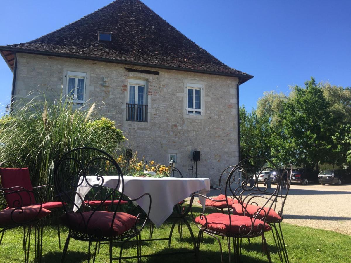 Bed and Breakfast Domaine Du Manoir Les Avenières Esterno foto