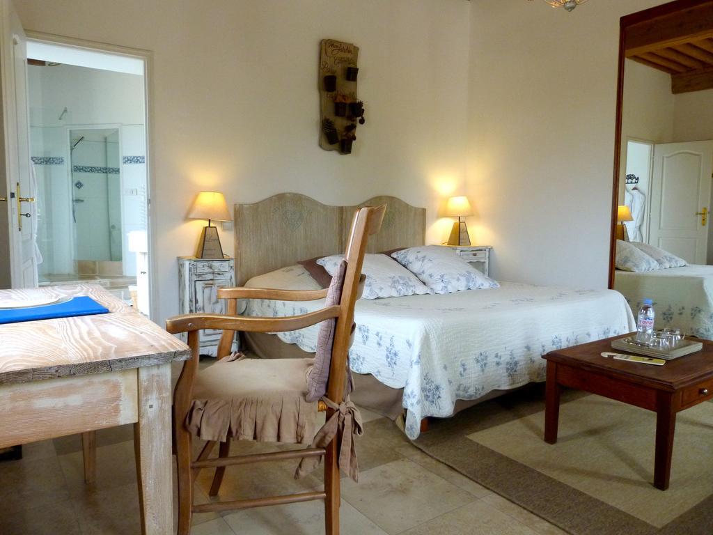 Bed and Breakfast Domaine Du Manoir Les Avenières Esterno foto
